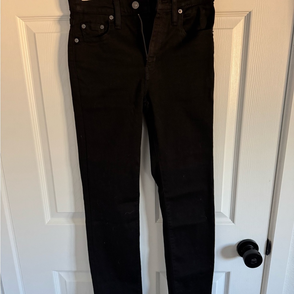 Women’s Levi’s Black Jeans-size 26
